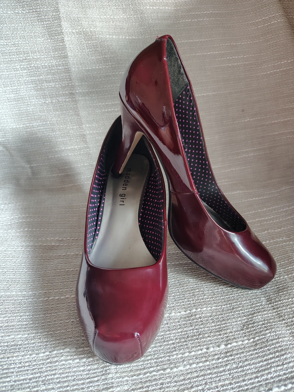 Madden Girl Getta Burgundy Patent Platform Pumps Women's Size 7 Office